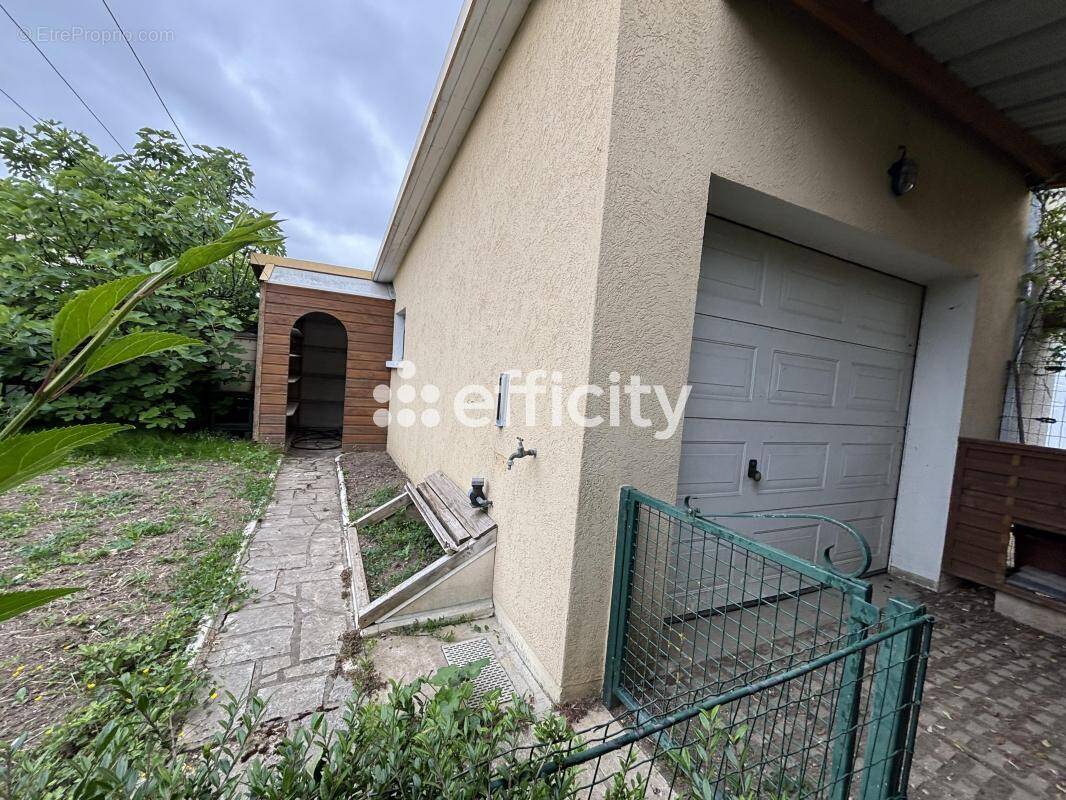 Maison à SAINT-DOULCHARD