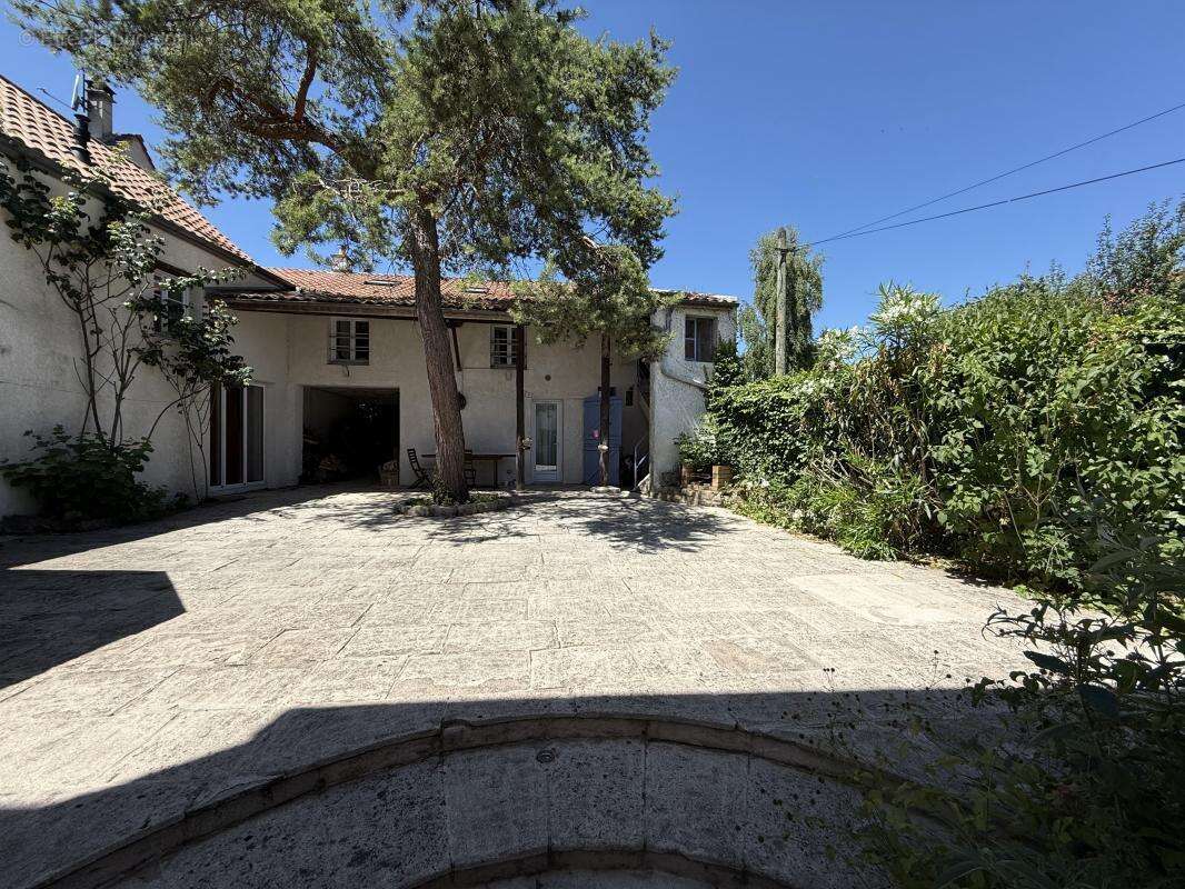 Maison à BOUFFEMONT