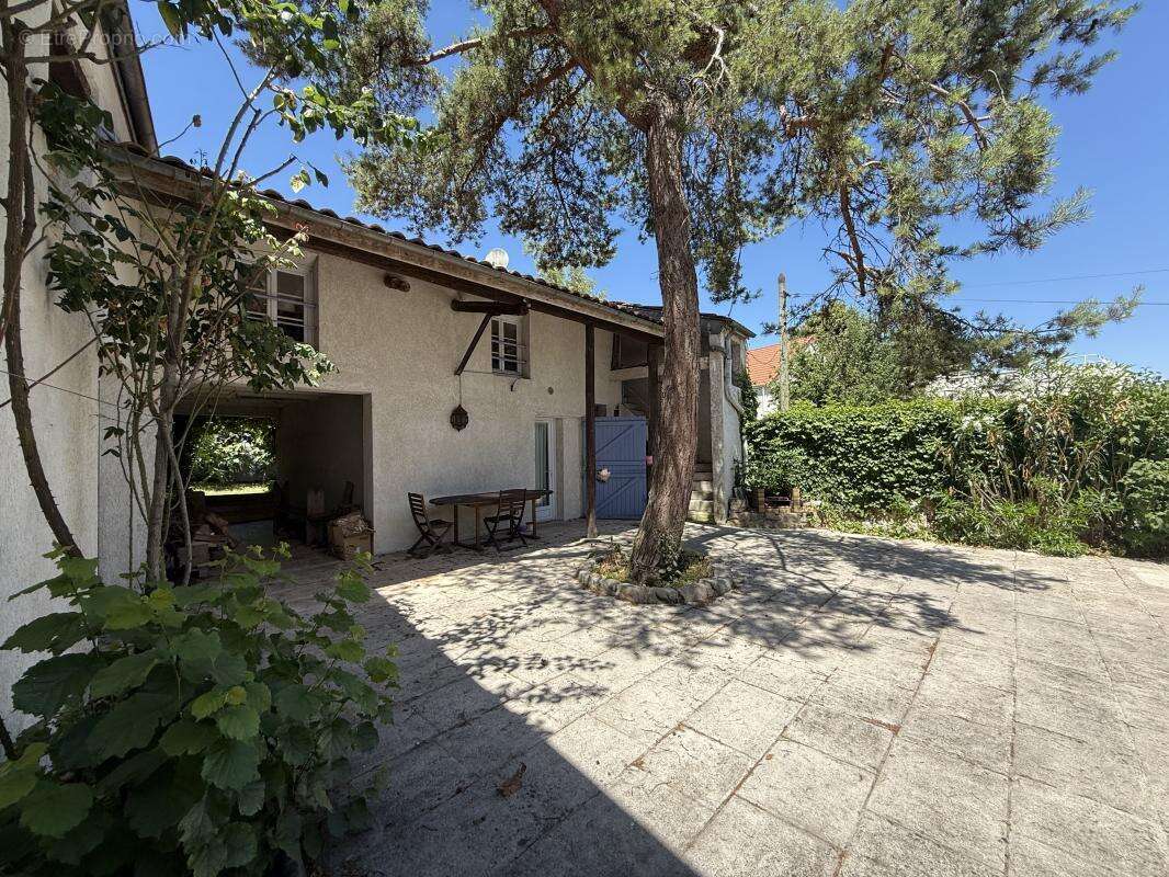 Maison à BOUFFEMONT