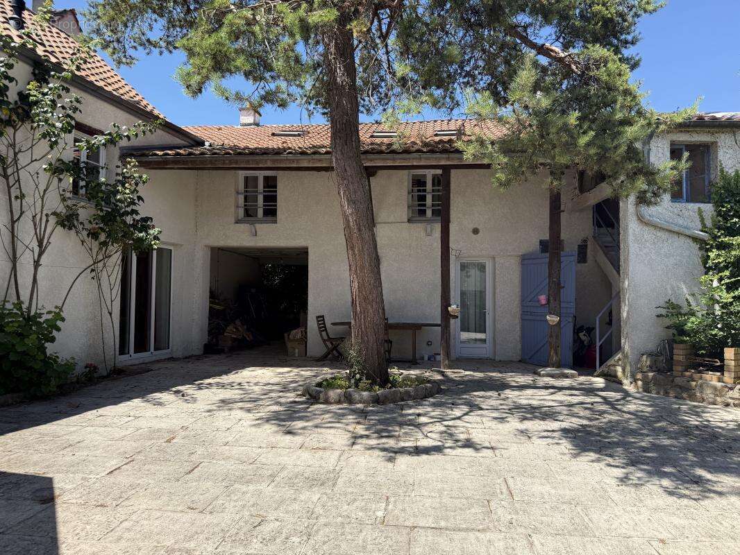 Maison à BOUFFEMONT