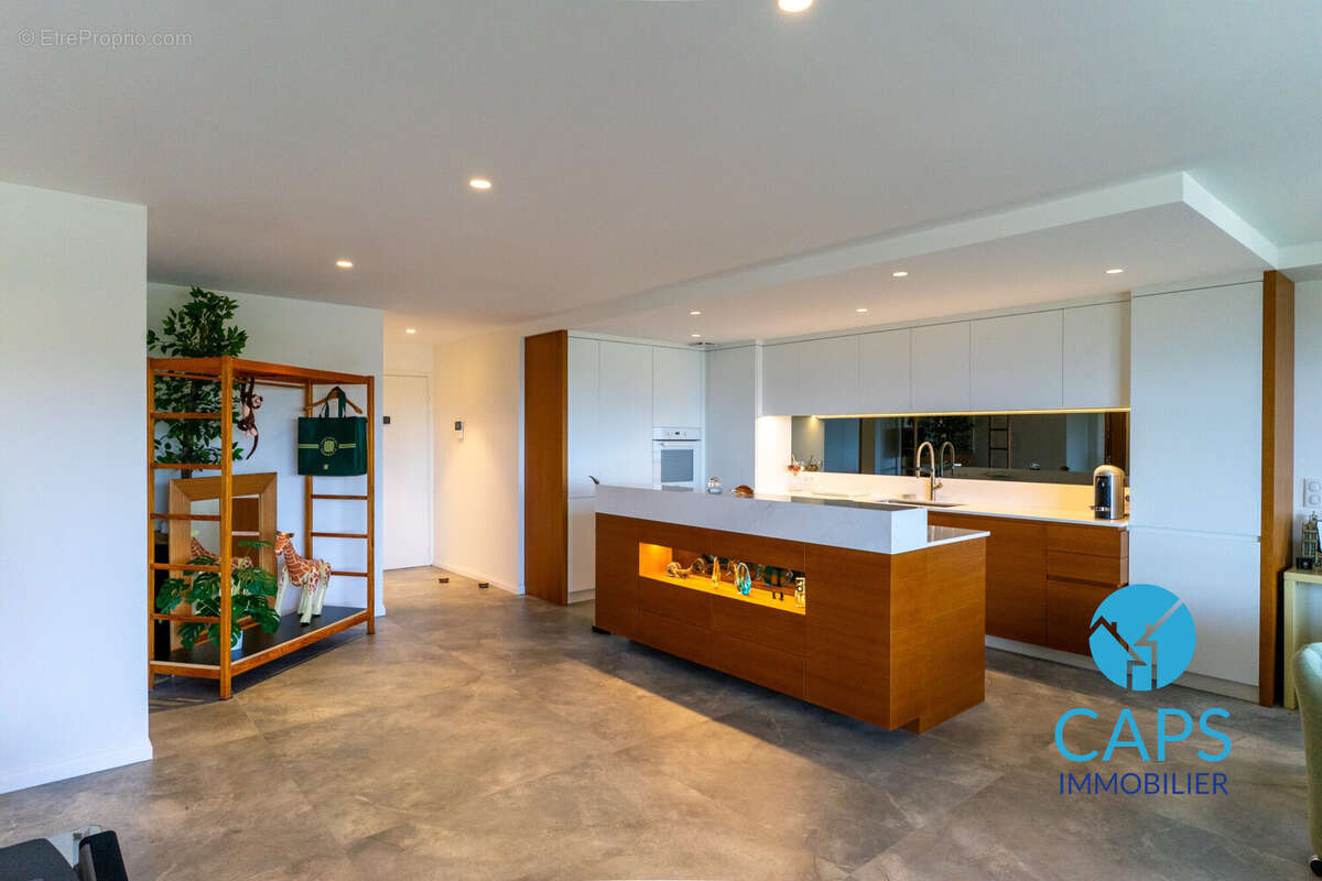 Appartement à MANDELIEU-LA-NAPOULE