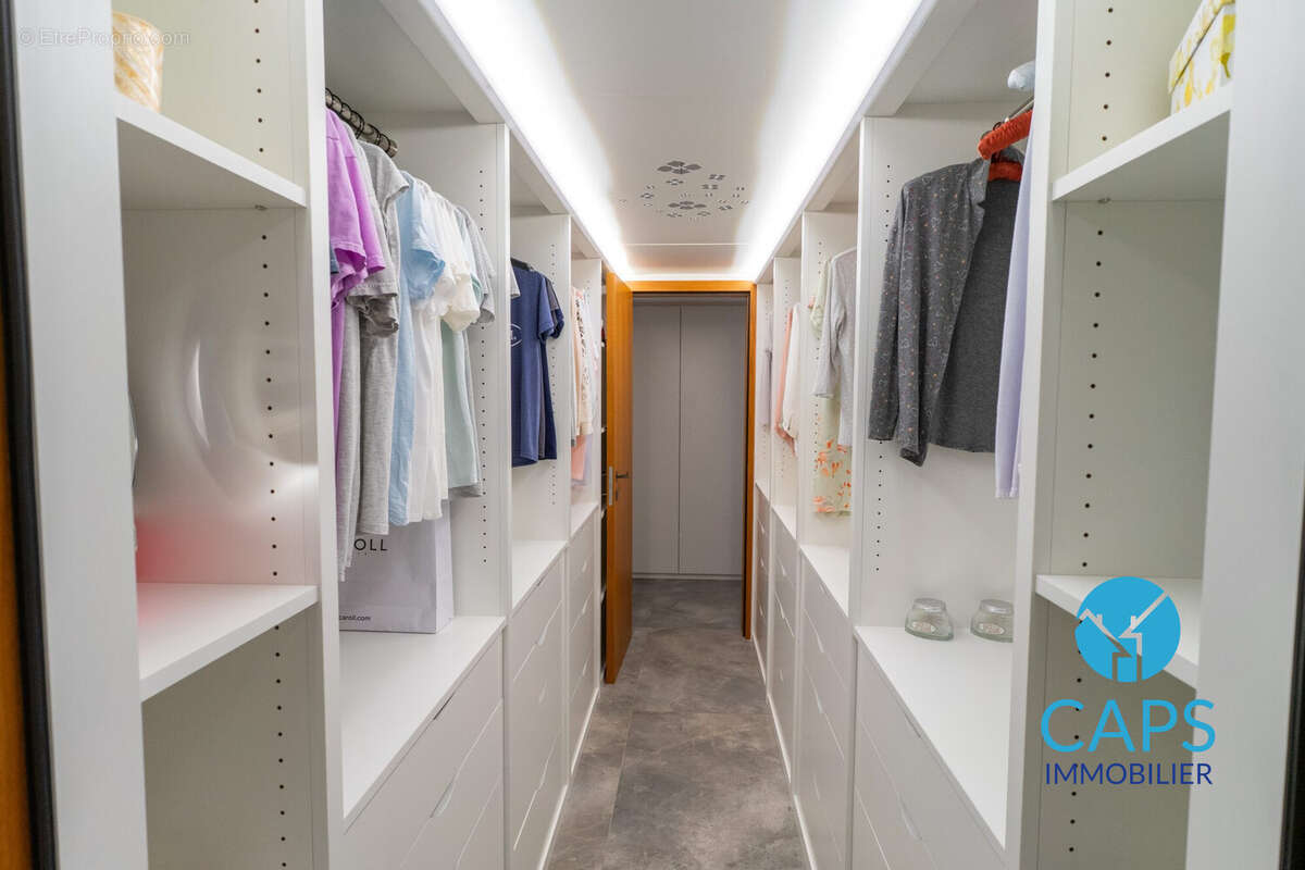 Appartement à MANDELIEU-LA-NAPOULE