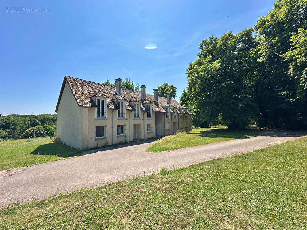 Appartement à FAY-LES-NEMOURS