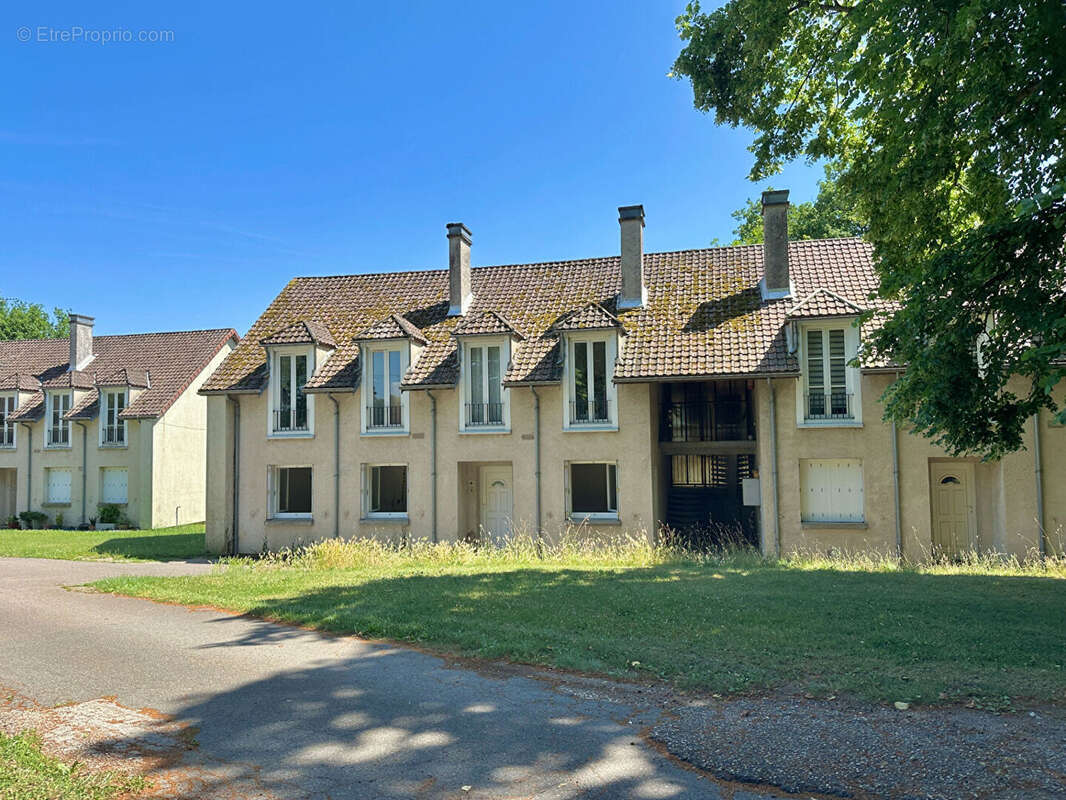 Appartement à FAY-LES-NEMOURS
