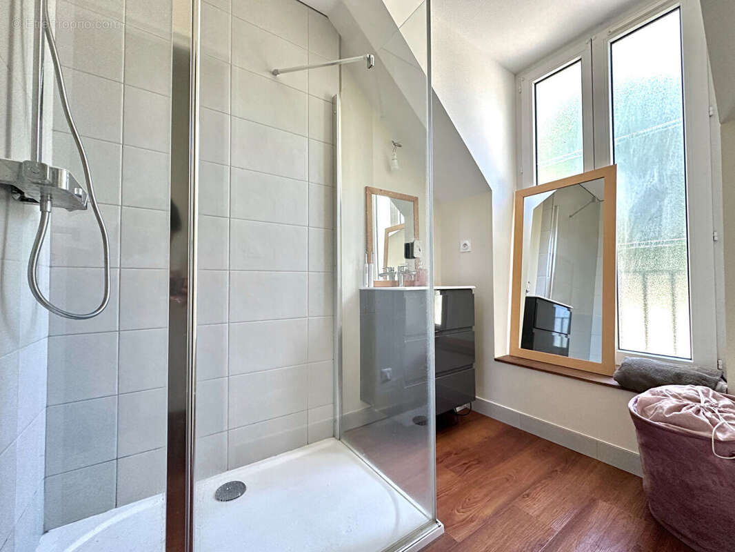 Appartement à FAY-LES-NEMOURS