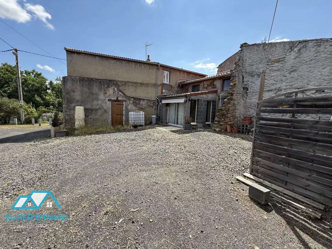 Maison à AUZON
