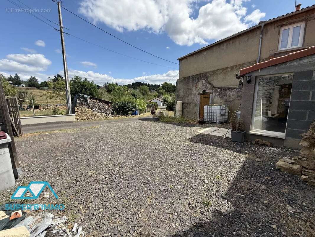 Maison à AUZON