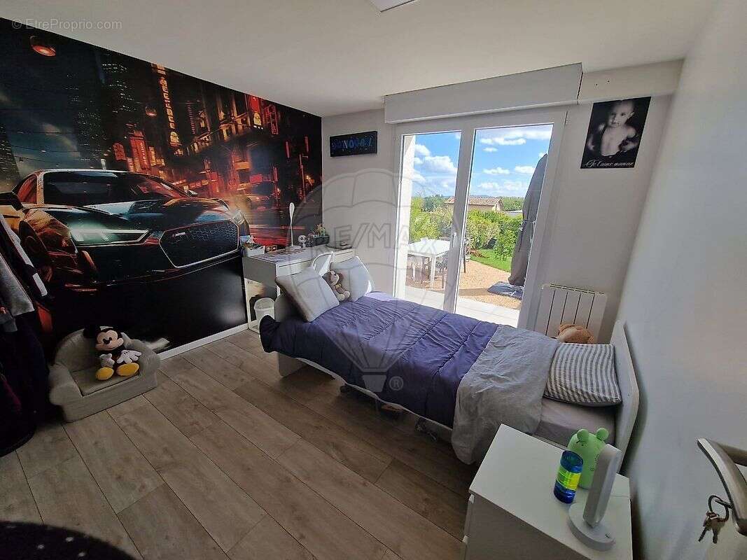 Maison à SAINT-ETIENNE-DES-OULLIERES