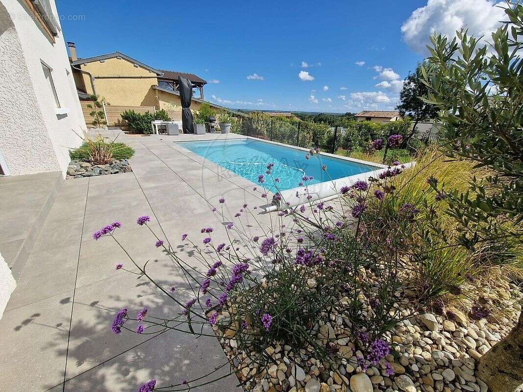 Maison à SAINT-ETIENNE-DES-OULLIERES