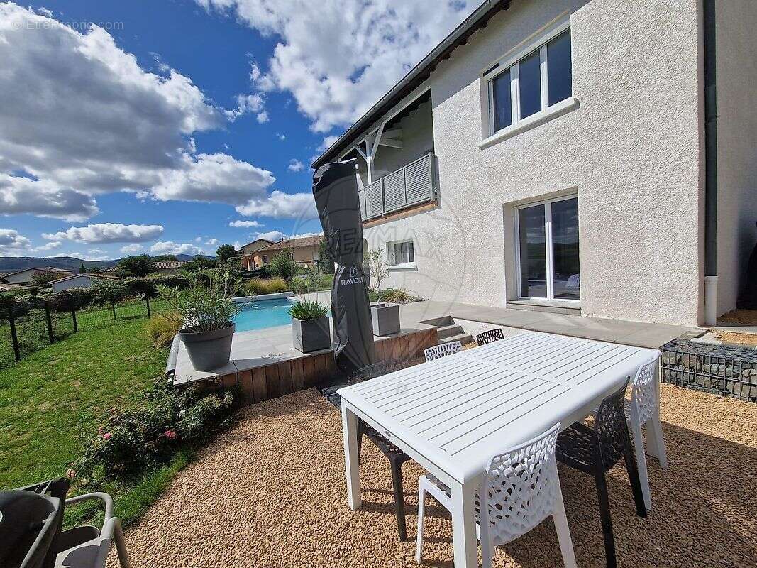 Maison à SAINT-ETIENNE-DES-OULLIERES