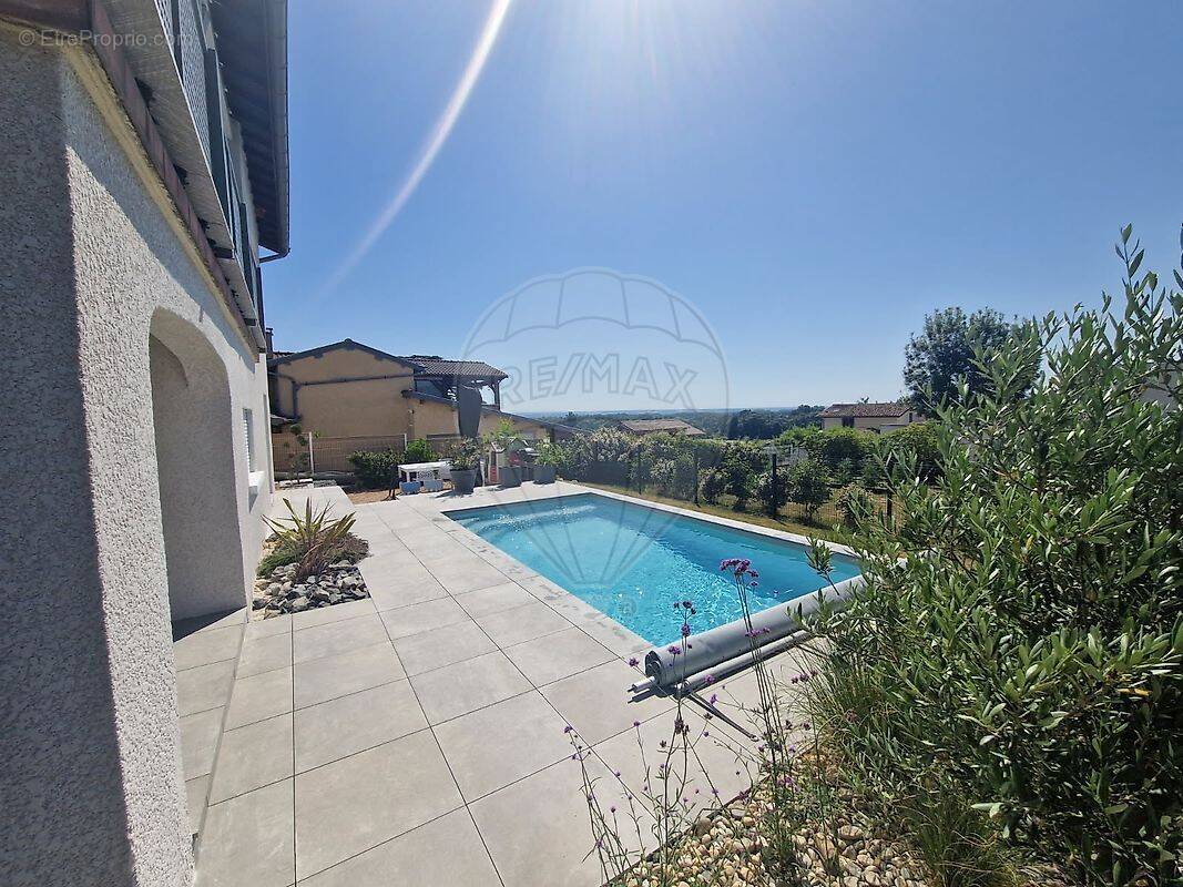 Maison à SAINT-ETIENNE-DES-OULLIERES