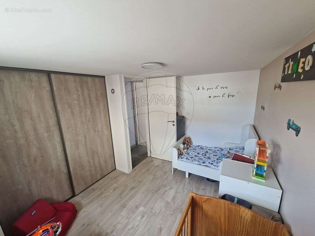 Maison à SAINT-ETIENNE-DES-OULLIERES