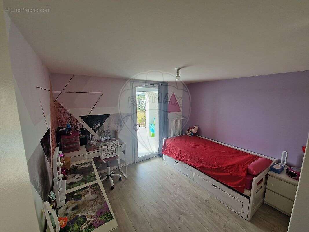 Maison à SAINT-ETIENNE-DES-OULLIERES