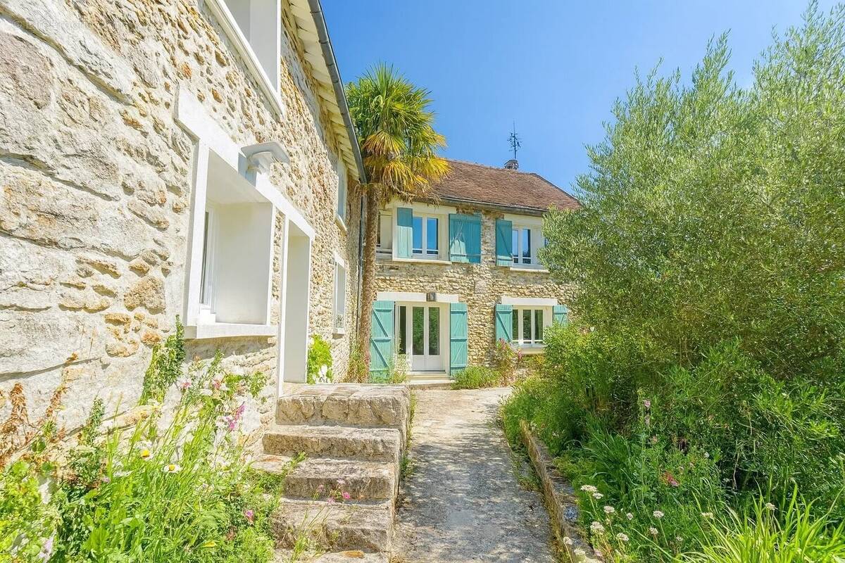 Maison à CHAUMES-EN-BRIE