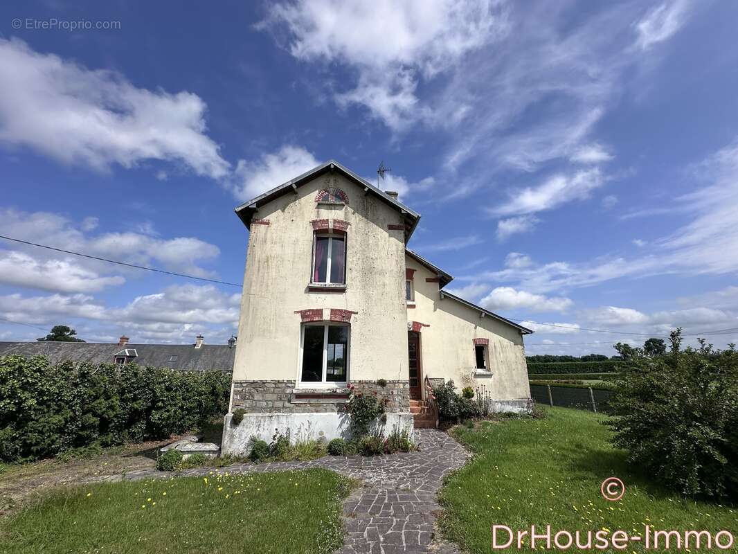 Maison à SAINT-MARTIN-DES-BESACES