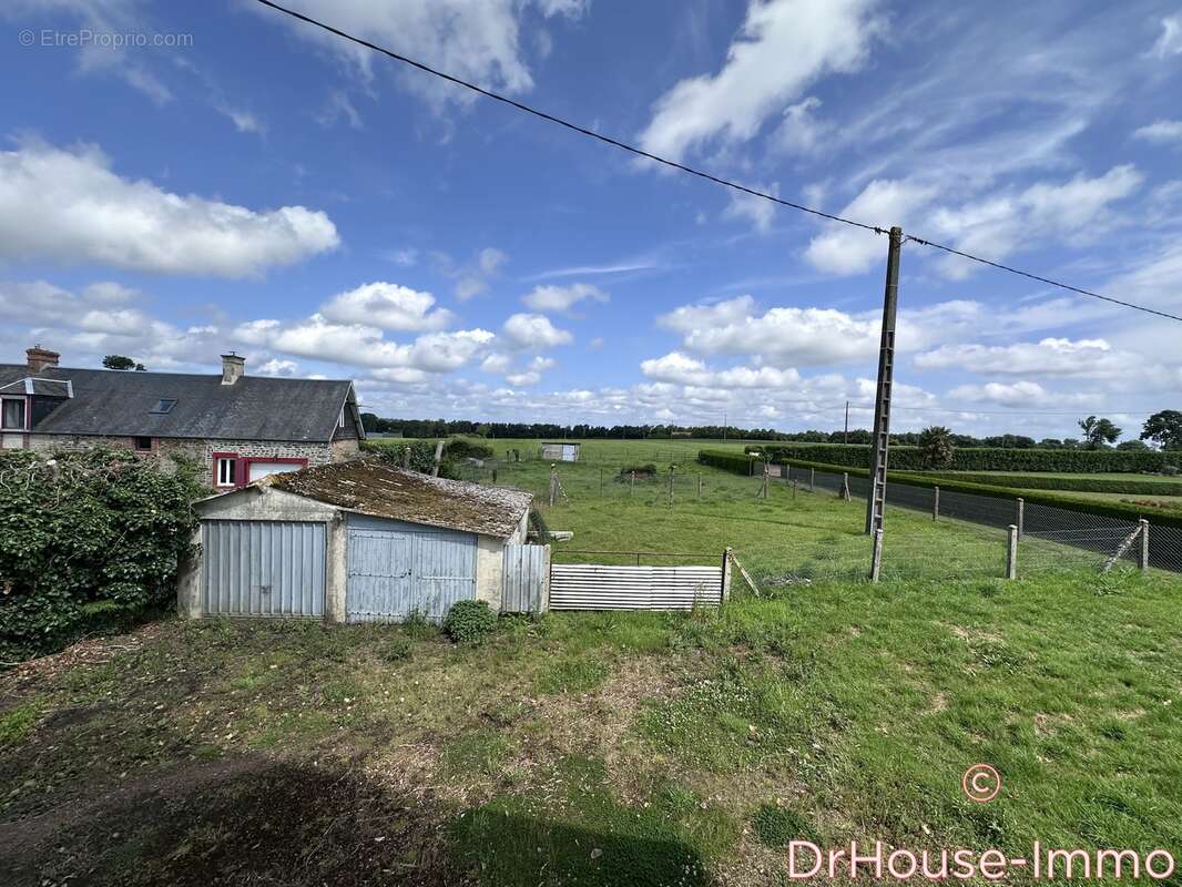 Maison à SAINT-MARTIN-DES-BESACES