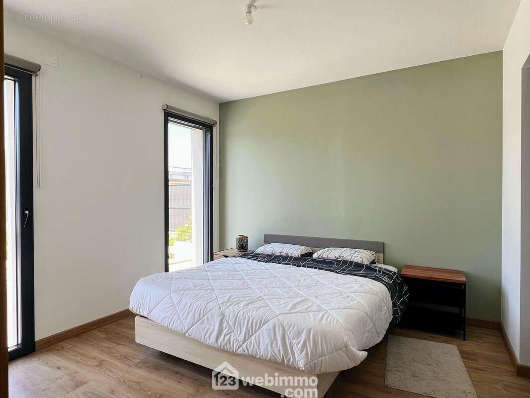 Une suite parentale de 17 m² avec dressing... - Maison à MONTREUIL-JUIGNE