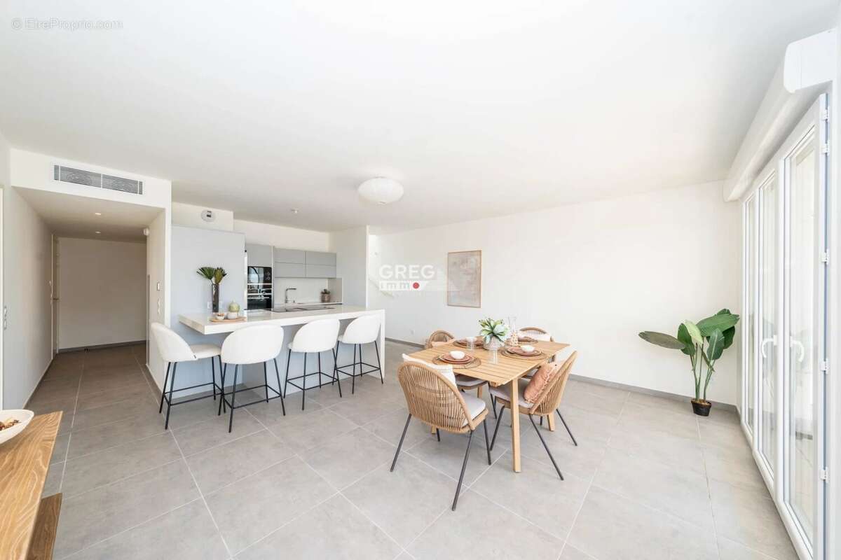 Appartement à VILLENEUVE-LOUBET