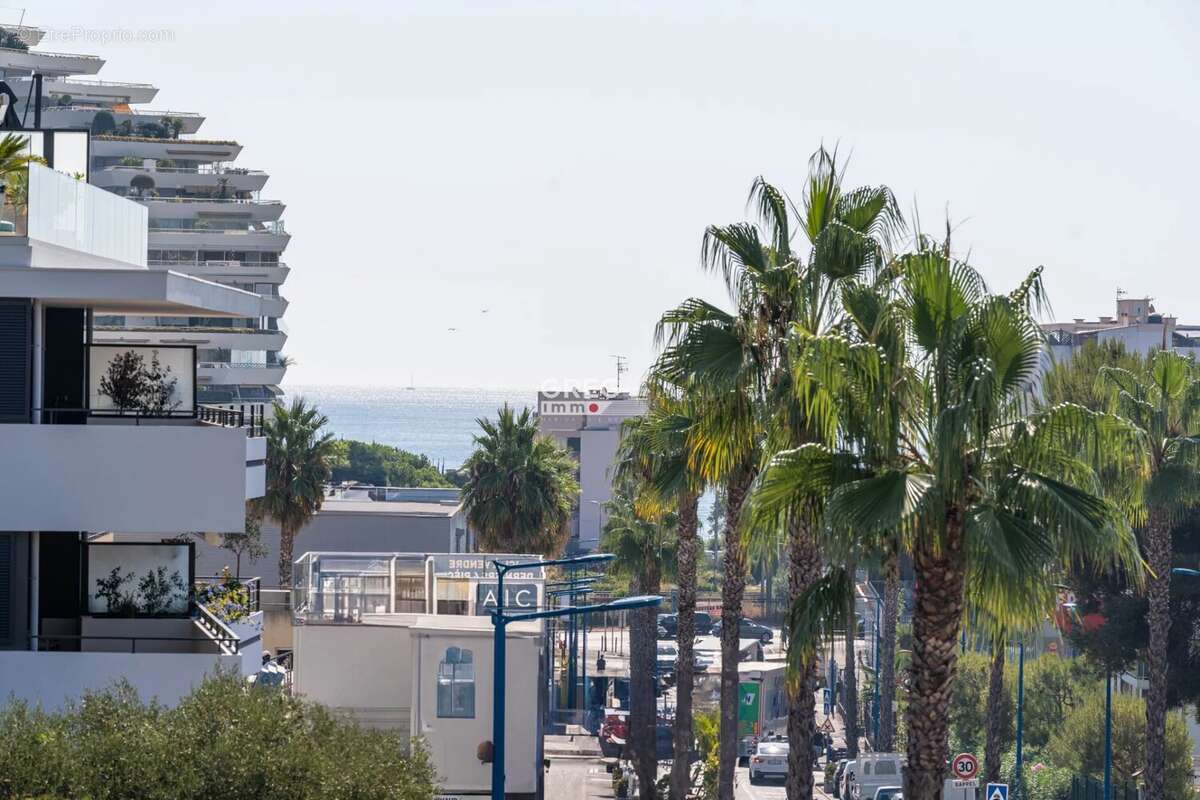 Appartement à VILLENEUVE-LOUBET