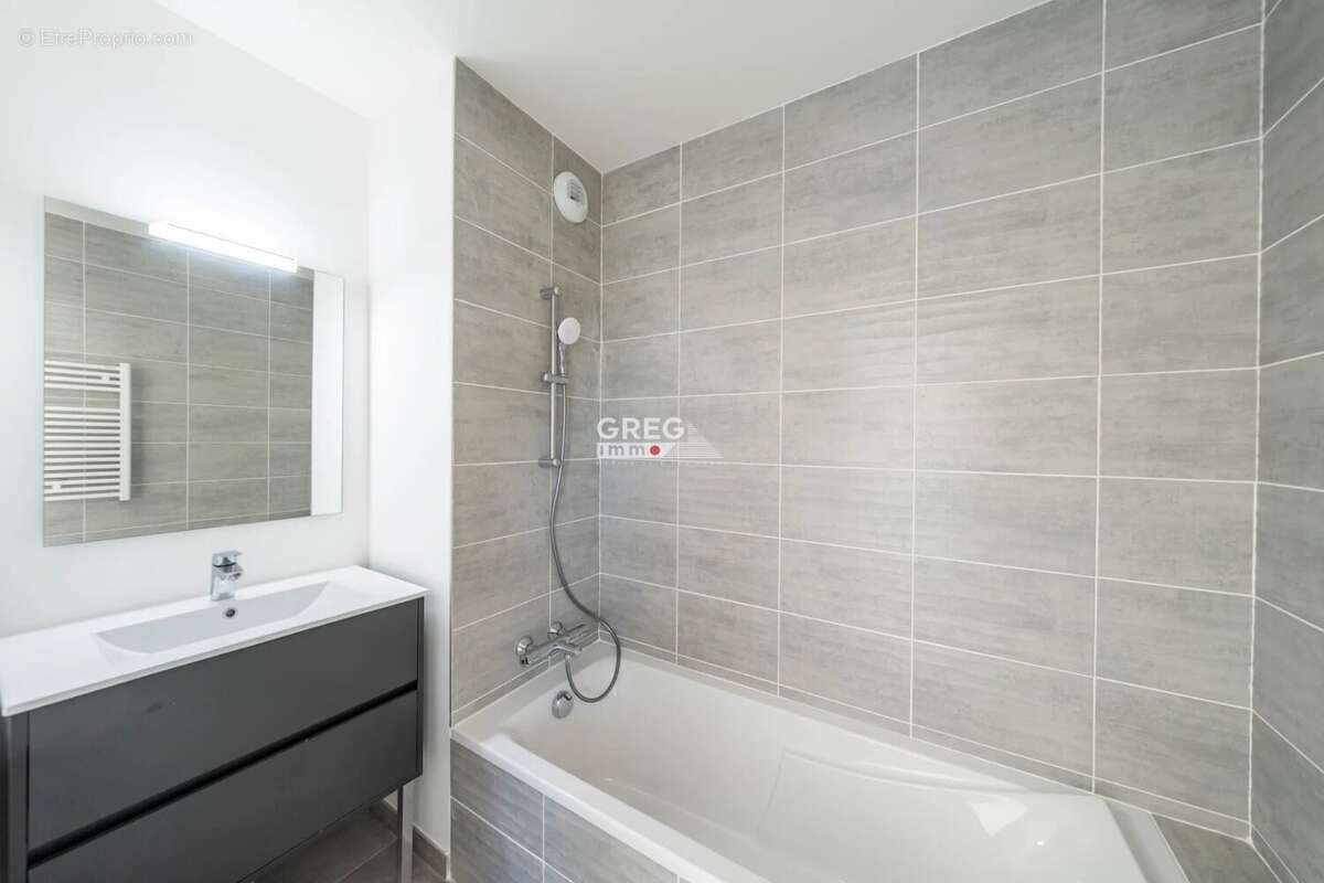 Appartement à VILLENEUVE-LOUBET