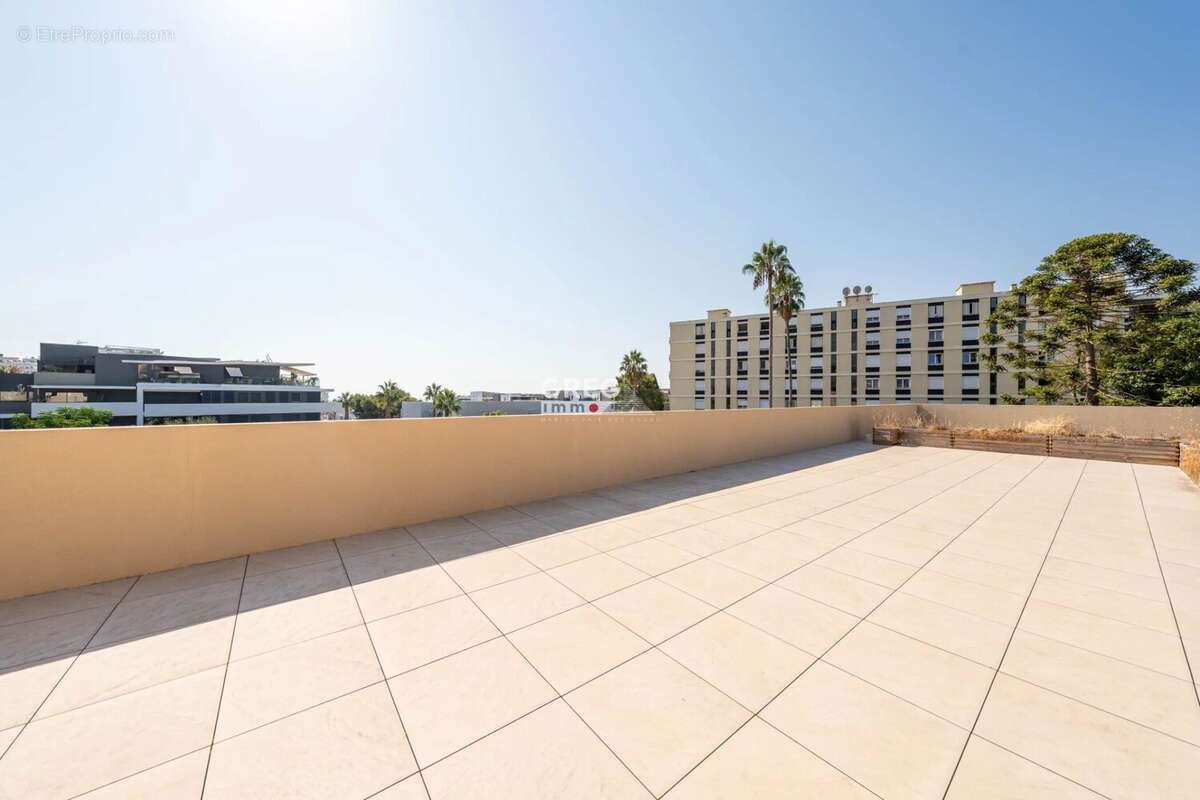 Appartement à VILLENEUVE-LOUBET
