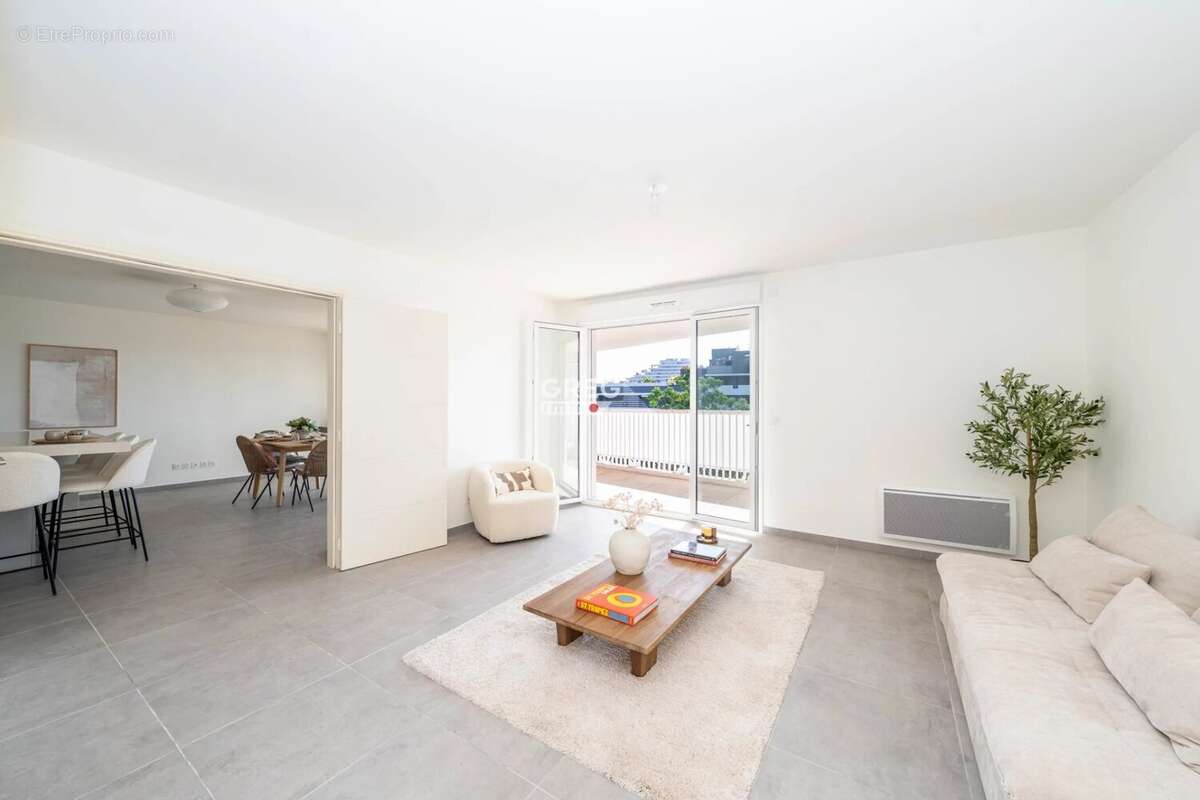 Appartement à VILLENEUVE-LOUBET