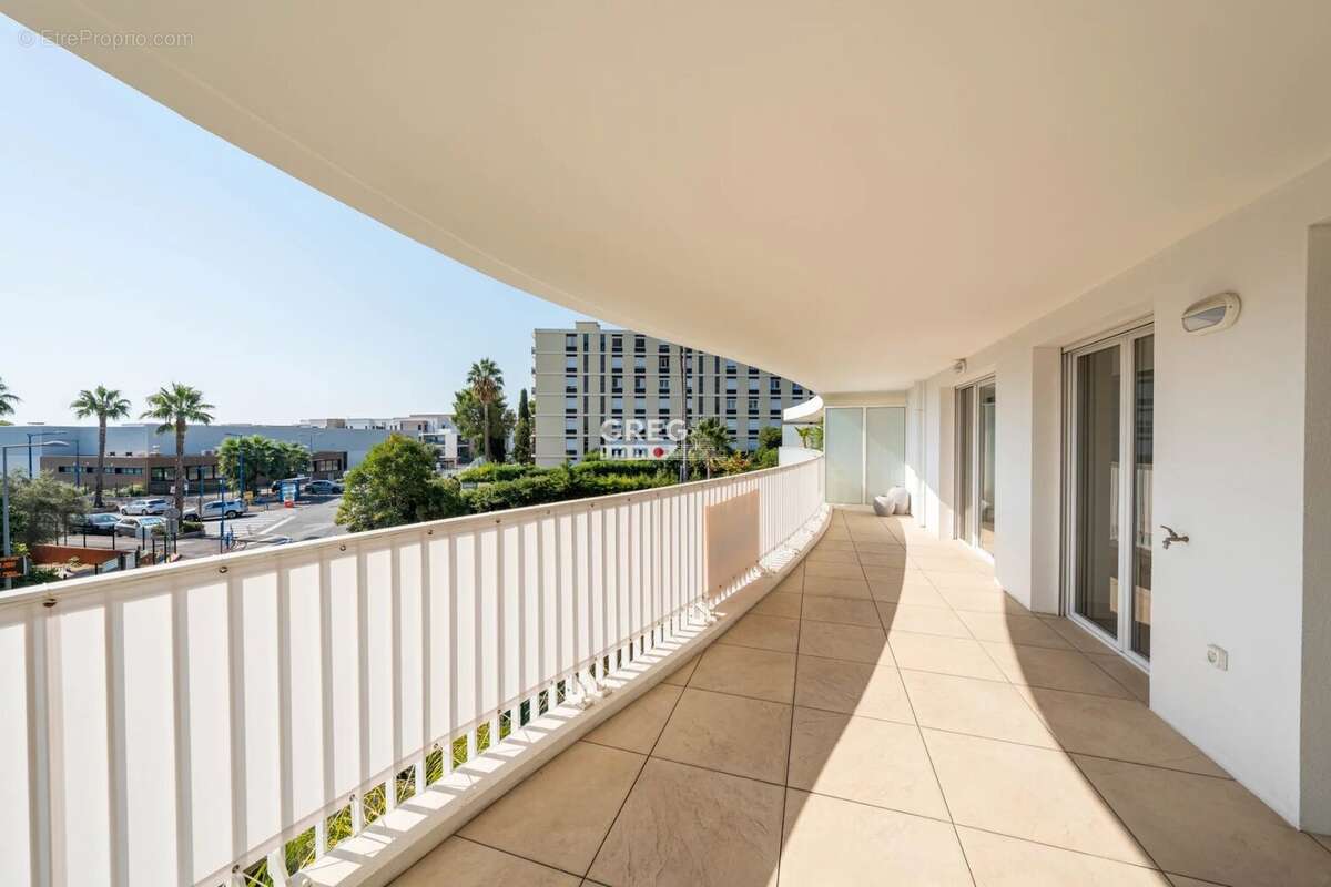 Appartement à VILLENEUVE-LOUBET