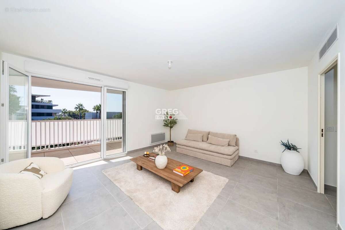 Appartement à VILLENEUVE-LOUBET