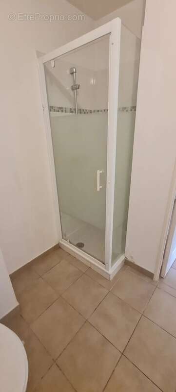 Appartement à SAINT-LAURENT-DU-VAR