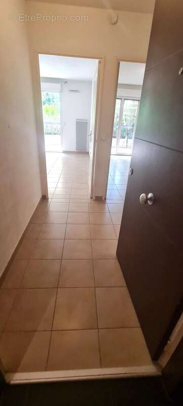 Appartement à SAINT-LAURENT-DU-VAR