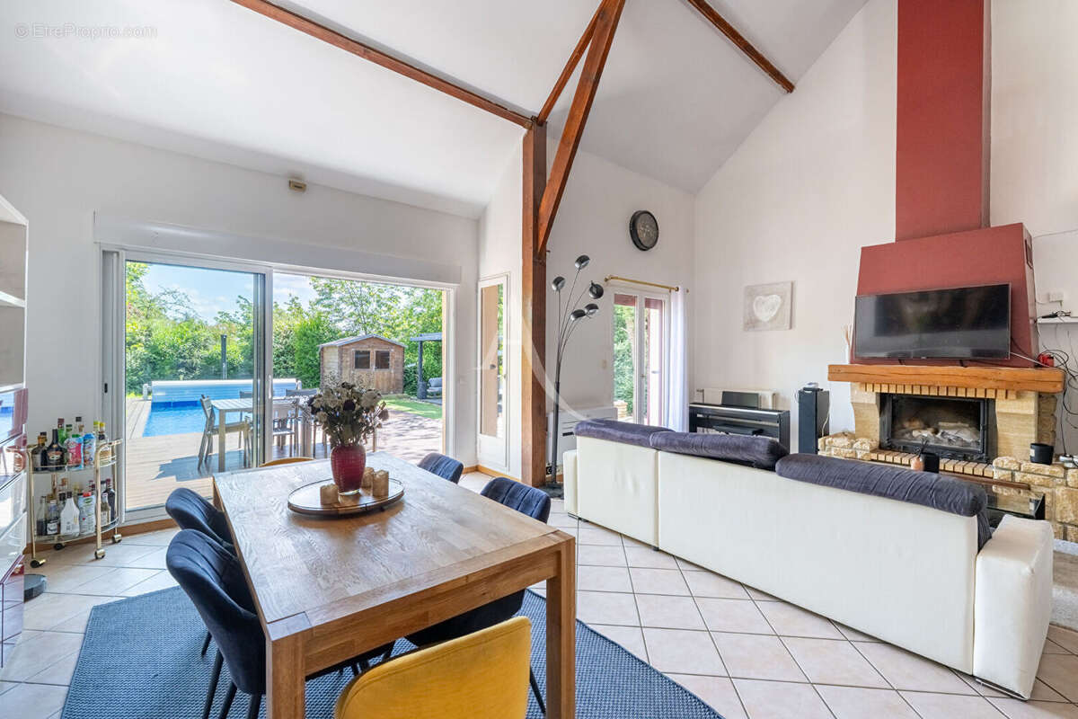 Maison à COURDIMANCHE