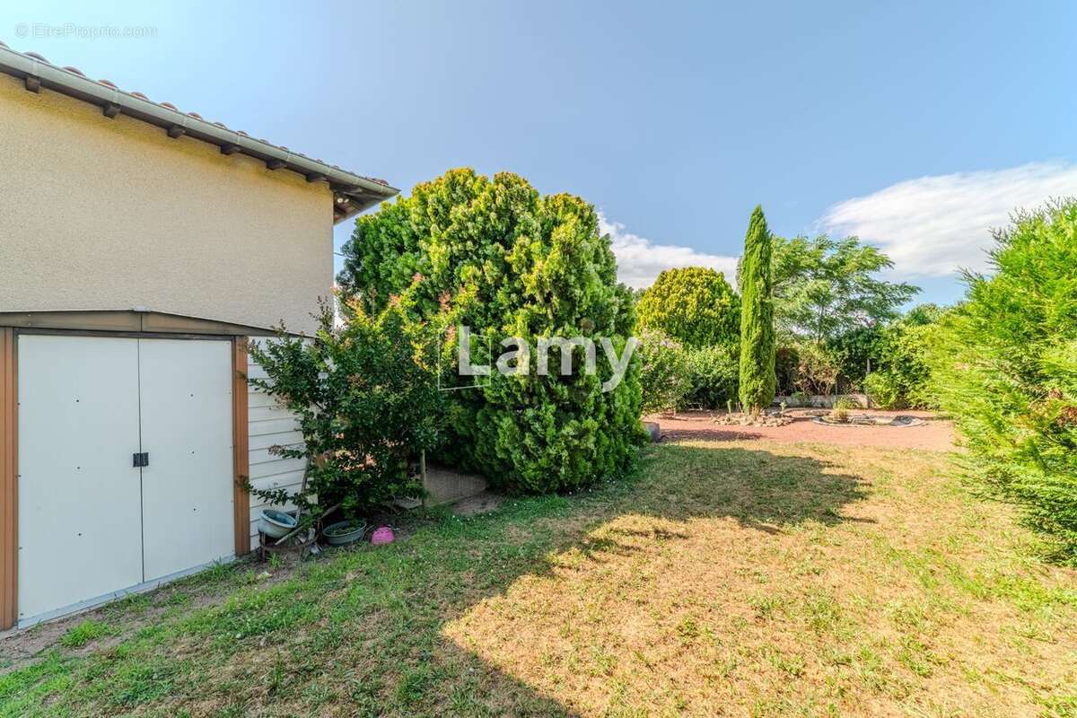 Maison à SAINT-ETIENNE-DES-OULLIERES