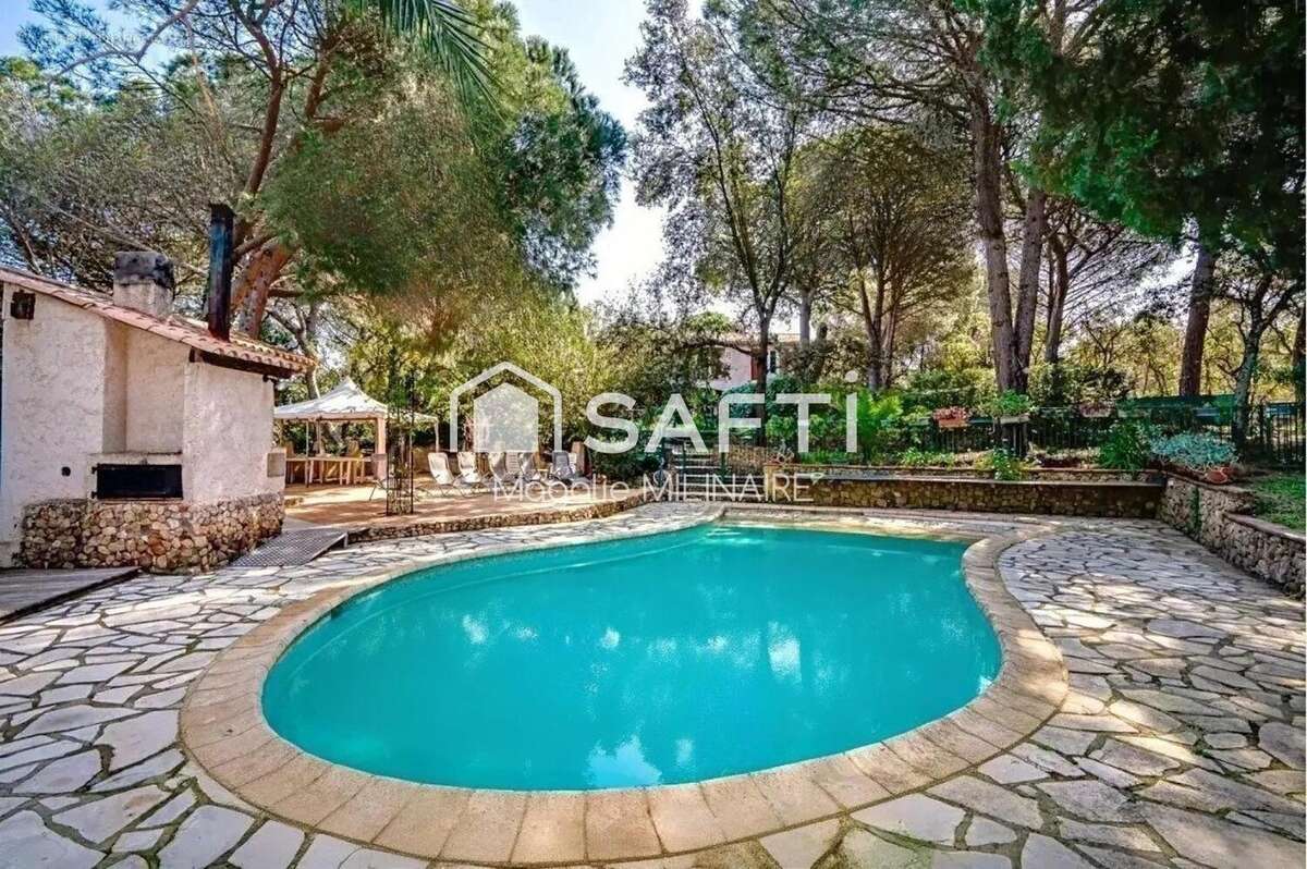 Photo 2 - Maison à ROQUEBRUNE-SUR-ARGENS