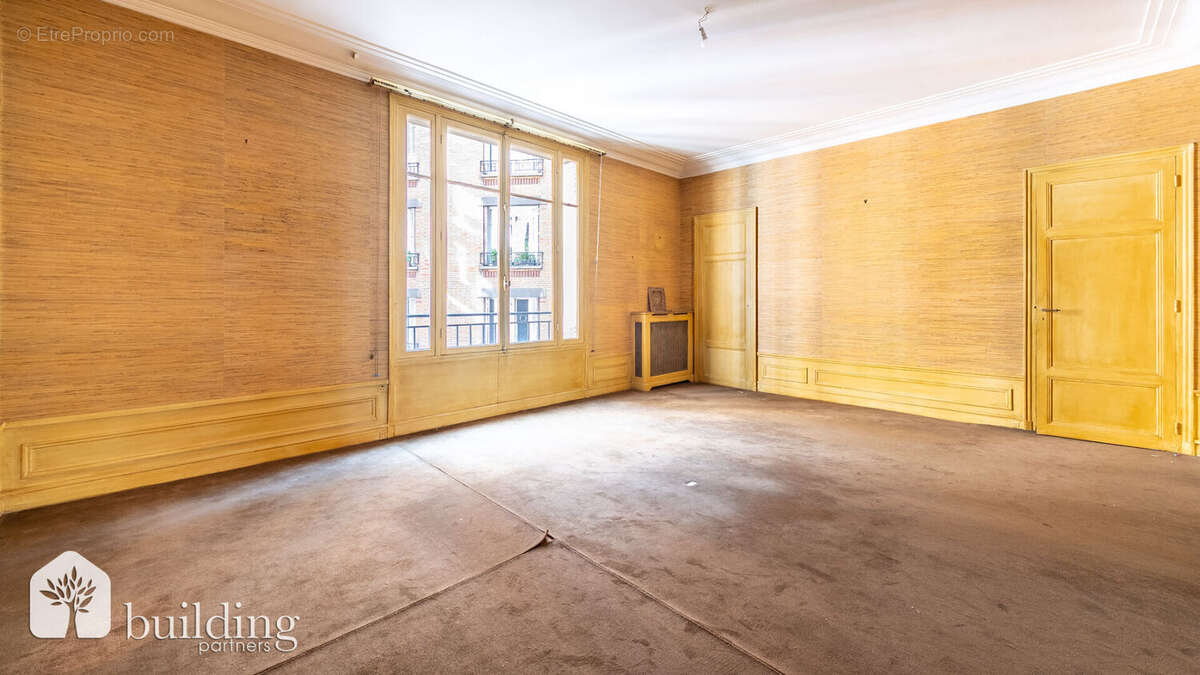 Appartement à PARIS-16E