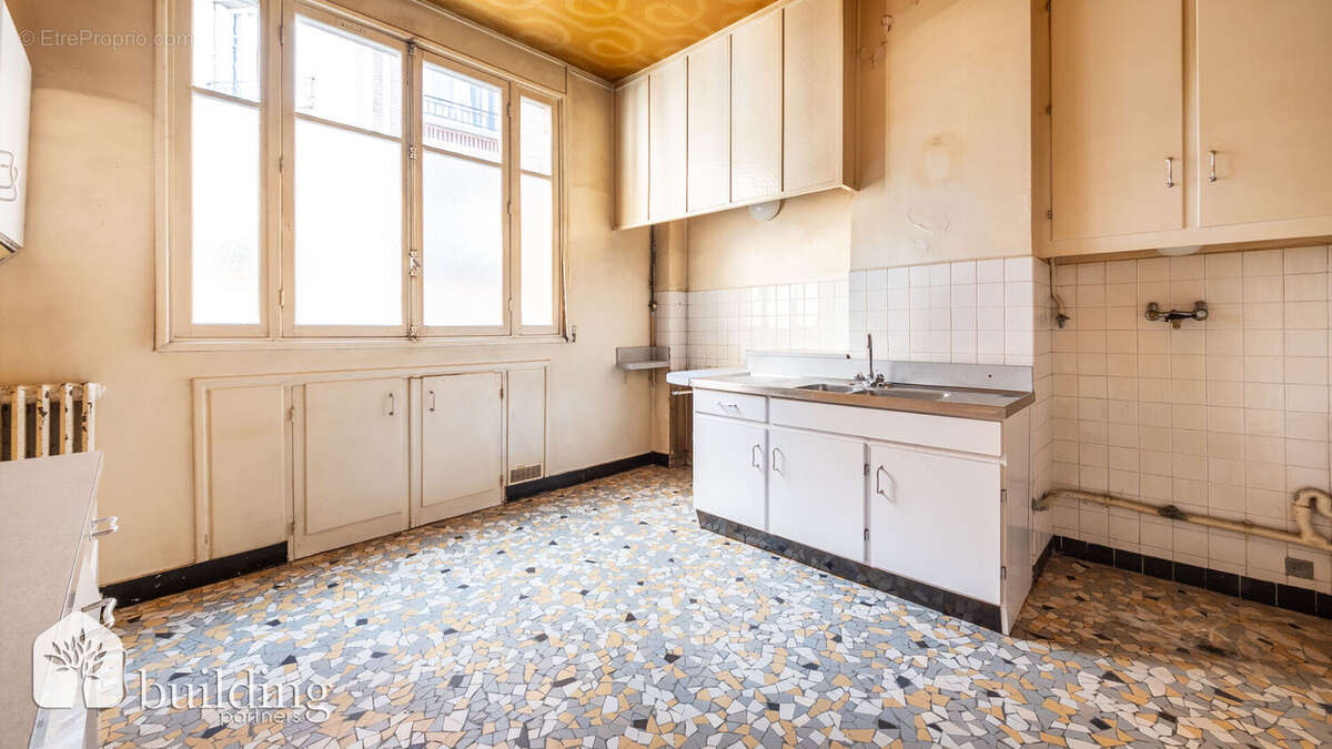 Appartement à PARIS-16E