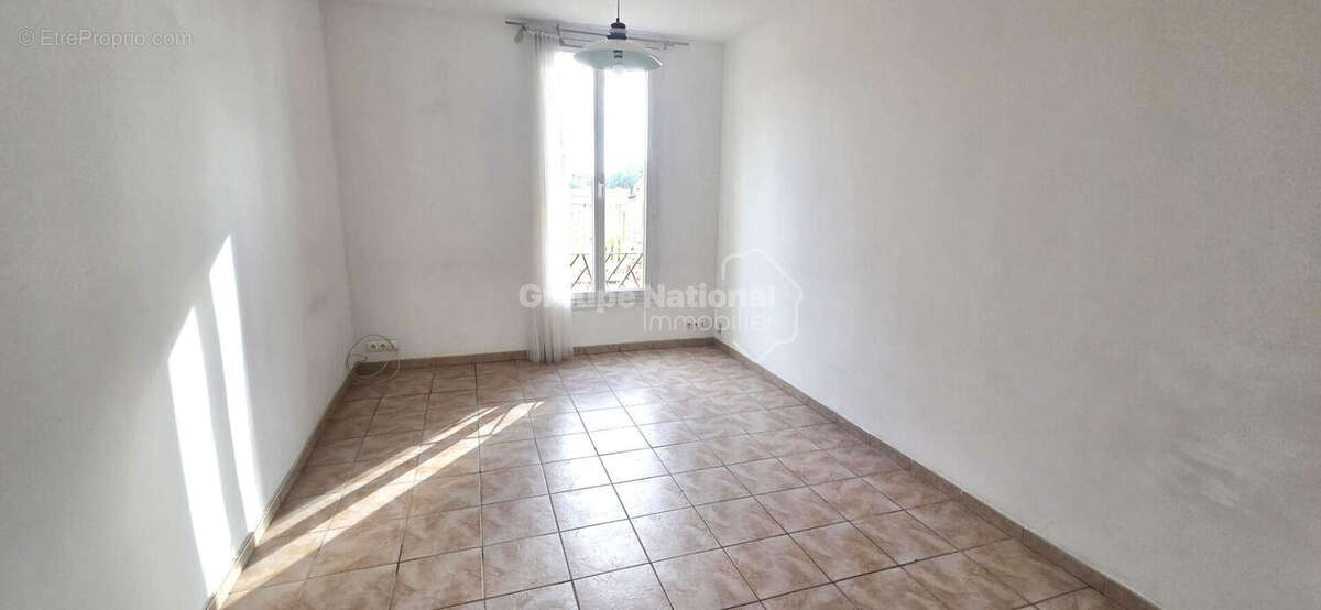 Appartement à MARSEILLE-7E