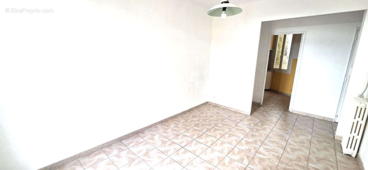 Appartement à MARSEILLE-7E