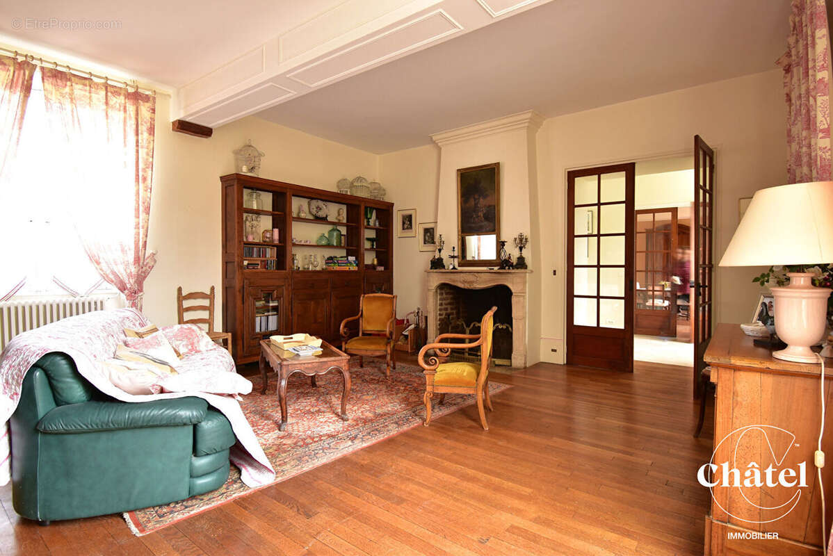 Maison à NANTEUIL-LE-HAUDOUIN