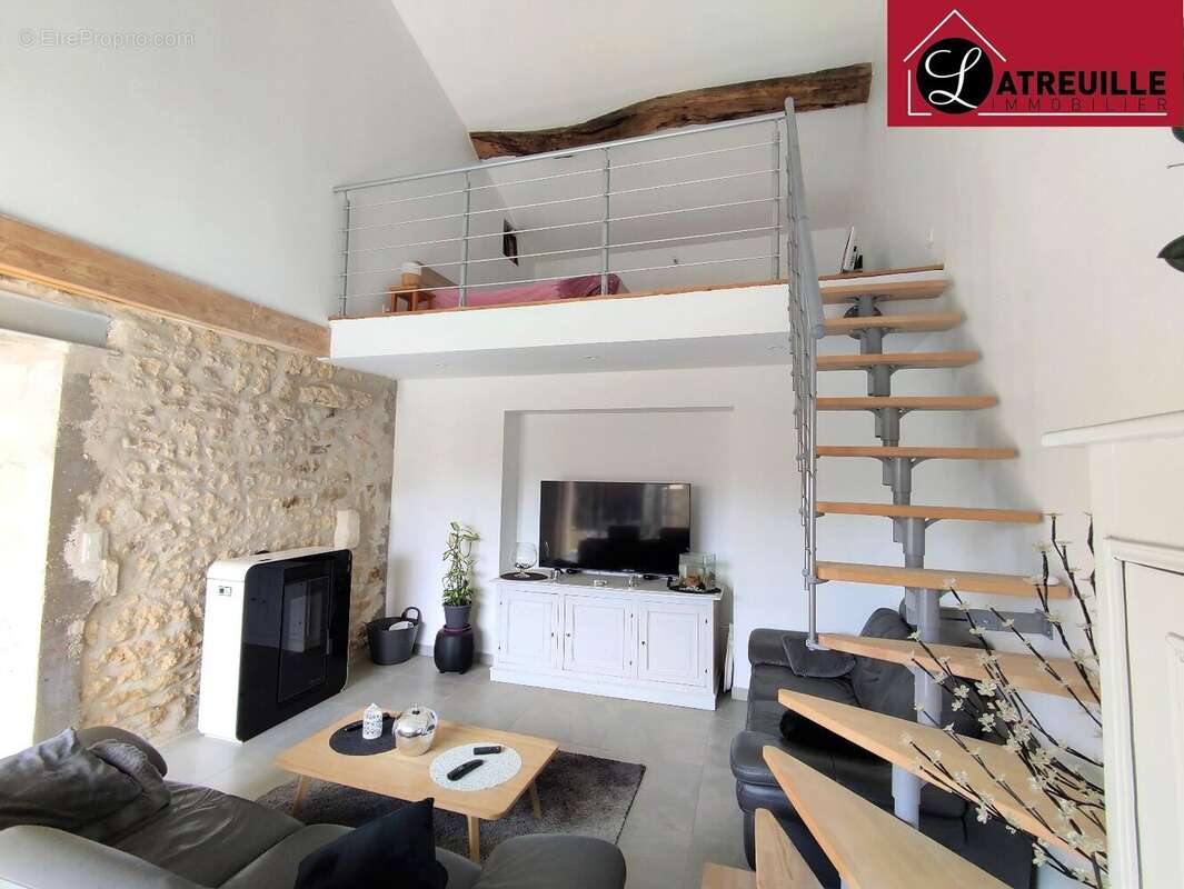 Maison à SAINT-SIMON-DE-PELLOUAILLE