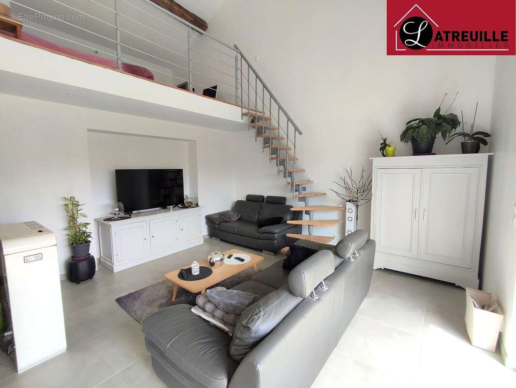 Maison à SAINT-SIMON-DE-PELLOUAILLE