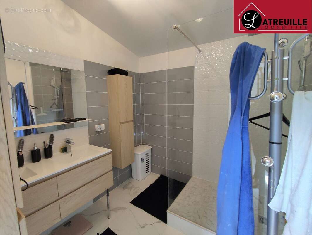 Maison à SAINT-SIMON-DE-PELLOUAILLE