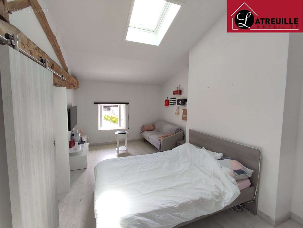 Maison à SAINT-SIMON-DE-PELLOUAILLE