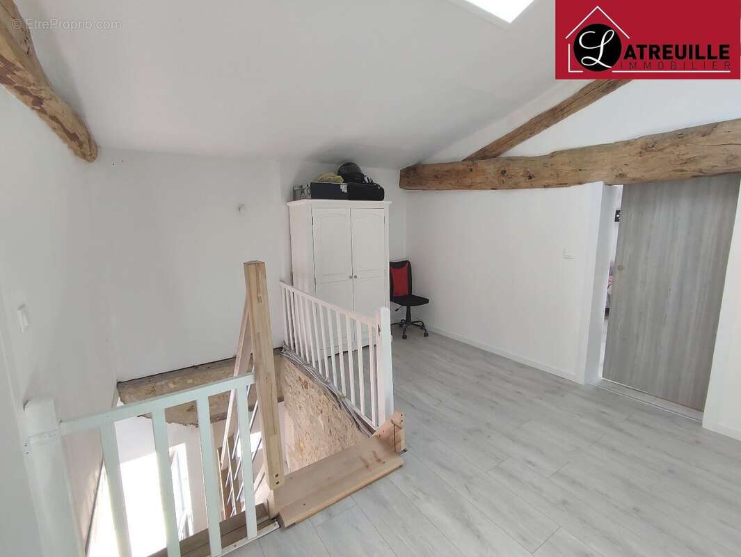 Maison à SAINT-SIMON-DE-PELLOUAILLE