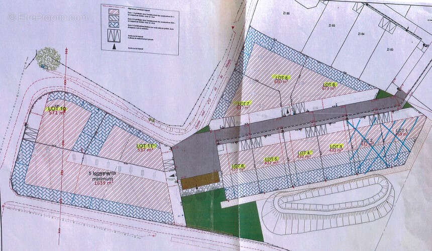 Terrain à POUILLE-LES-COTEAUX