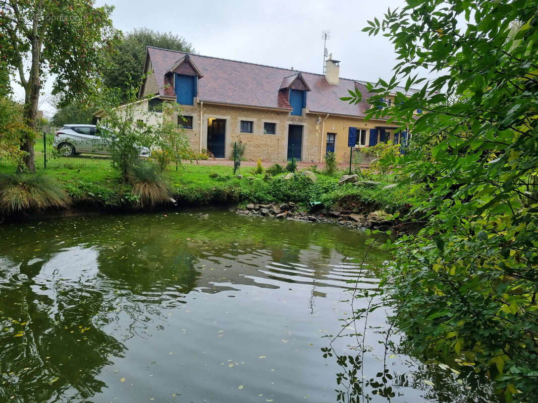 Maison à LE MELE-SUR-SARTHE