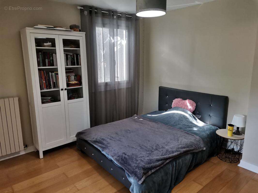 Maison à ANTONNE-ET-TRIGONANT