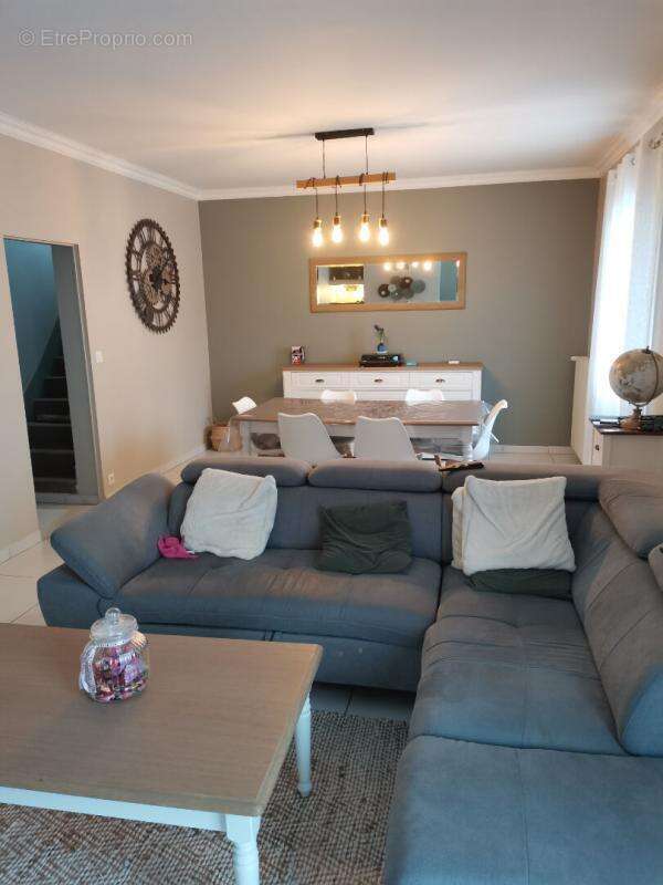 Maison à ANTONNE-ET-TRIGONANT