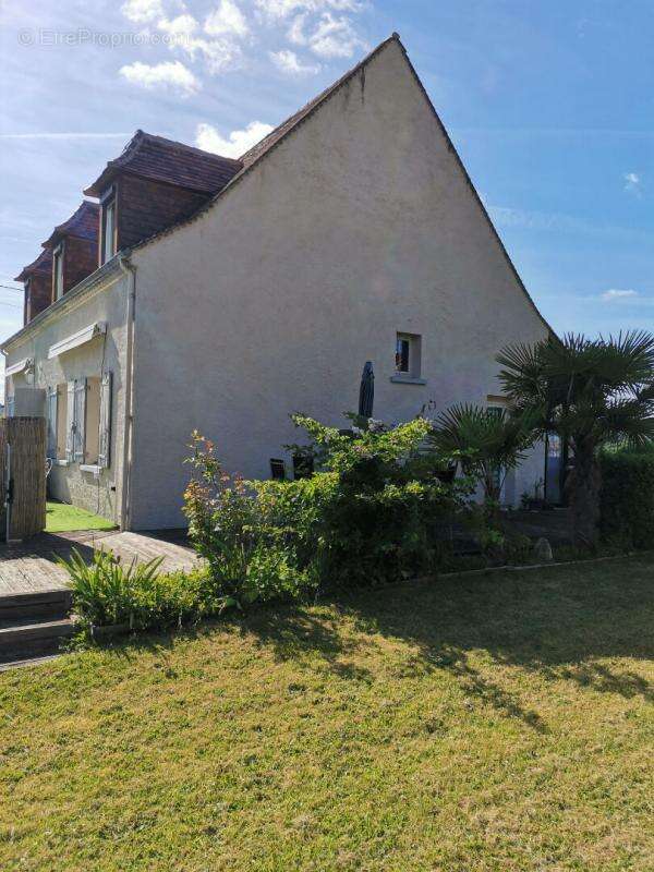 Maison à ANTONNE-ET-TRIGONANT