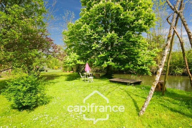 Terrain à SAINT-QUENTIN