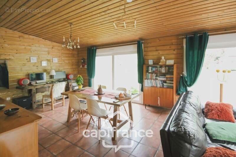 Terrain à SAINT-QUENTIN